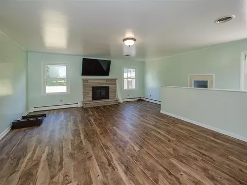 Living - 4409 E T U, Vicksburg, MI 49097 photo 4 of 6