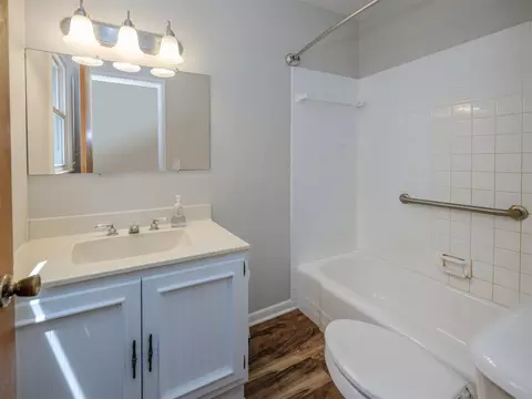 Bath - 4409 E T U, Vicksburg, MI 49097 photo 1 of 3