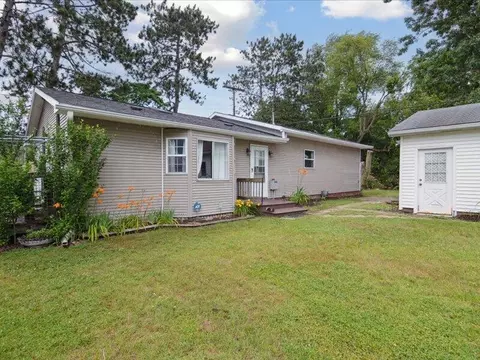 465 Champion, Jackson, MI 49201 photo 2
