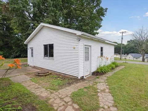465 Champion, Jackson, MI 49201 photo 32