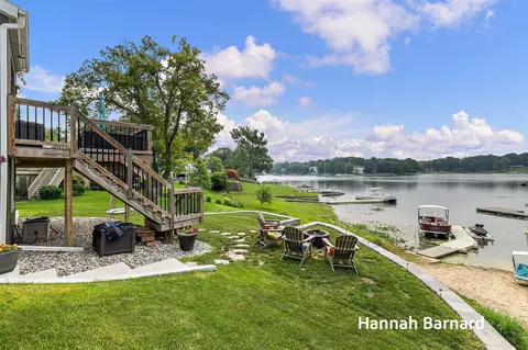 304 Dewitt, Spring Lake, MI 49456 photo 2
