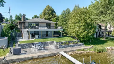 1756 Eagle Pt, Clarklake, MI 49234