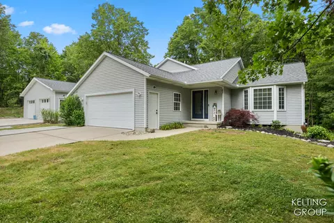 5650 Egypt Vly, Belmont, MI 49306
