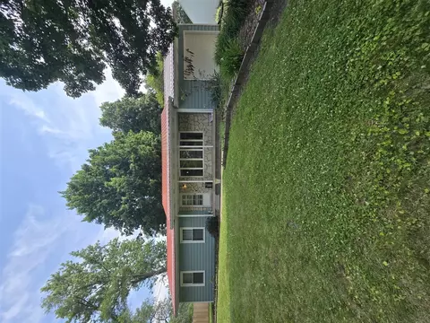 22 Leroy, Hillsdale, MI 49242