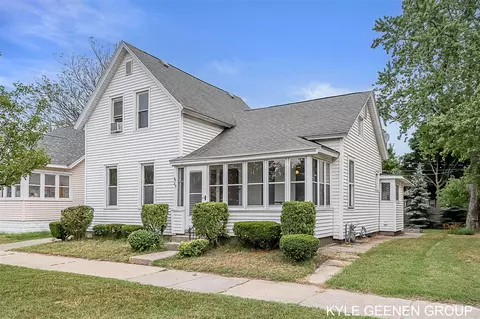 25 W 14th, Holland, MI 49423