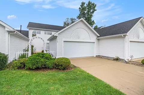 113 Quiet Crk, Chelsea, MI 48118
