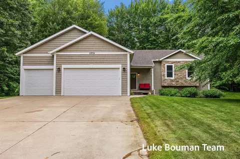 13274 Stoneway, Nunica, MI 49448