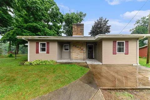 Exterior - 66545 Winding Riv, Constantine, MI 49042 photo 2 of 7