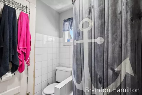 Bath - 107 W W Ctr, Belding, MI 48809 photo 1 of 2