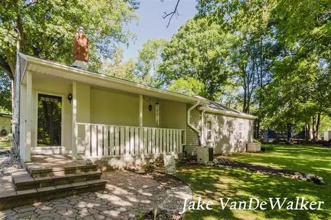 2338 Edgewood, Kalamazoo, MI 49008