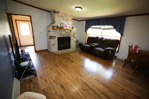 Living - 15145 Millard, Three Rivers, MI 49093 photo 4 of 4