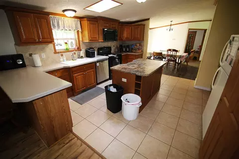 Kitchen - 15145 Millard, Three Rivers, MI 49093 photo 6 of 7