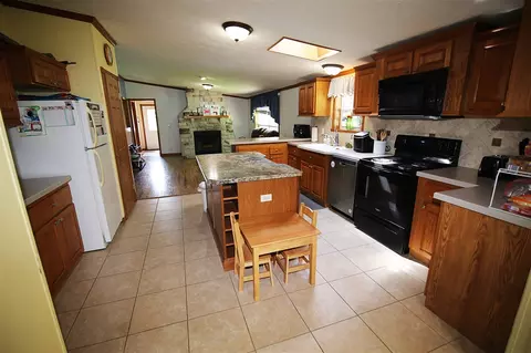Kitchen - 15145 Millard, Three Rivers, MI 49093 photo 1 of 7