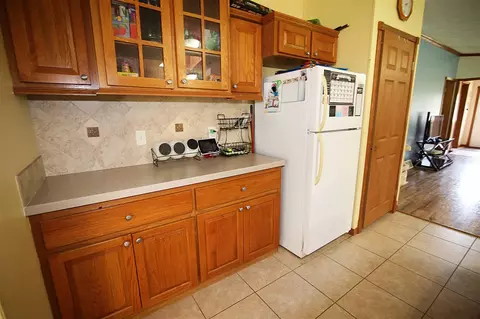 Kitchen - 15145 Millard, Three Rivers, MI 49093 photo 5 of 7