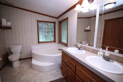 Bath - 15145 Millard, Three Rivers, MI 49093 photo 1 of 7