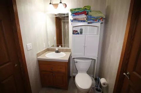 Bath - 15145 Millard, Three Rivers, MI 49093 photo 6 of 7