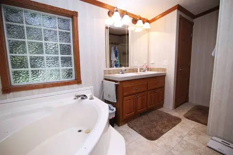 Bath - 15145 Millard, Three Rivers, MI 49093 photo 3 of 7