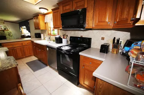 Kitchen - 15145 Millard, Three Rivers, MI 49093 photo 3 of 7
