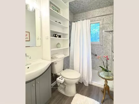 Bath - 285 Brookside, Ann Arbor, MI 48105 photo 1 of 1