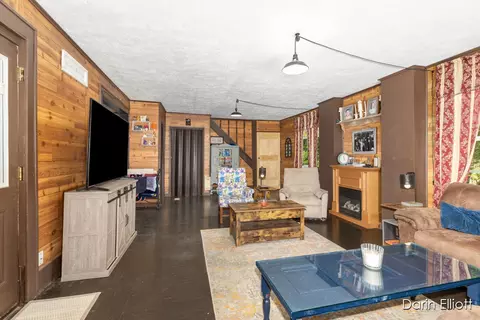 Living - 517 E Main, Ionia, MI 48846 photo 2 of 2
