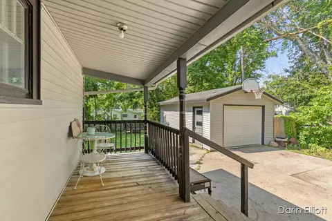 Exterior - 517 E Main, Ionia, MI 48846 photo 3 of 5