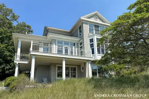 873 Park, Saugatuck, MI 49453