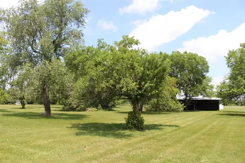 Exterior - 2786 Dinius, Tecumseh, MI 49286 photo 10 of 17