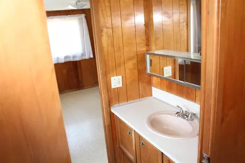 Bath - 2786 Dinius, Tecumseh, MI 49286 photo 2 of 4