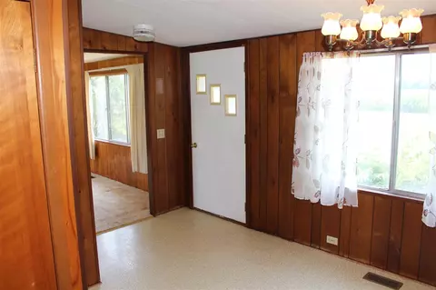 Entry Way - 2786 Dinius, Tecumseh, MI 49286 photo 2 of 4