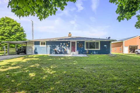 09860 26th, Gobles, MI 49055