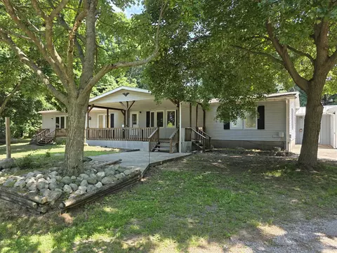 627 W 44th, Fremont, MI 49412