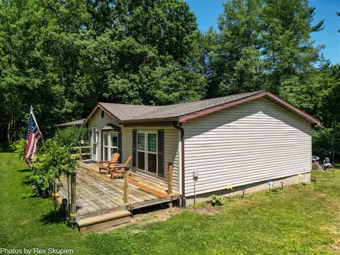623 E 56th, Newaygo, MI 49337 photo 5