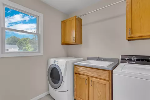 1615 Bunting, Jackson, MI 49201 photo 12