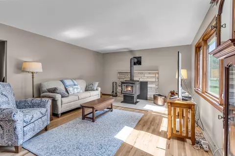 Living - 3416 Northlands, Jackson, MI 49201 photo 5 of 6