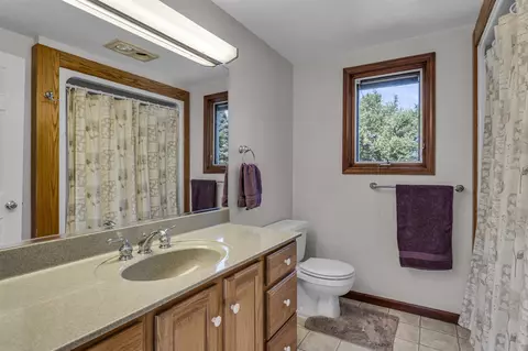 Bath - 3416 Northlands, Jackson, MI 49201 photo 4 of 4