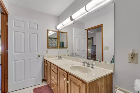 Bath - 3416 Northlands, Jackson, MI 49201 photo 3 of 4