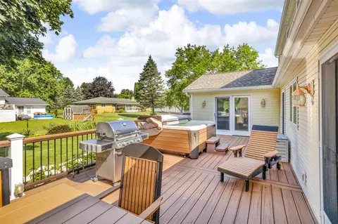 Exterior - 3416 Northlands, Jackson, MI 49201 photo 4 of 11
