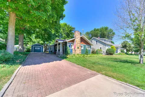 305 N Division, Spring Lake, MI 49456