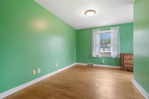 Bedroom - 528 Glendale Blvd, Parchment, MI 49004 photo 6 of 6