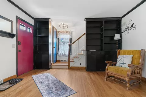 Entry Way - 528 Glendale Blvd, Parchment, MI 49004 photo 1 of 2