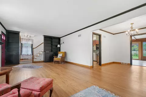 Living - 528 Glendale Blvd, Parchment, MI 49004 photo 4 of 6