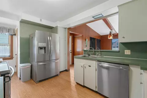 Kitchen - 528 Glendale Blvd, Parchment, MI 49004 photo 3 of 3