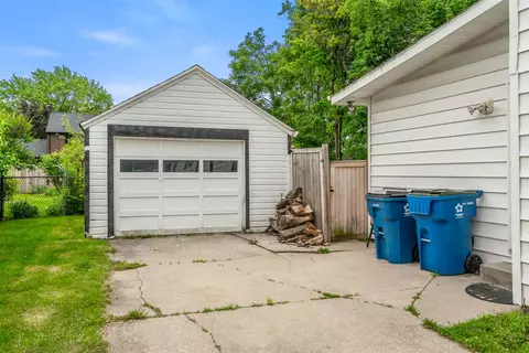 Exterior - 528 Glendale Blvd, Parchment, MI 49004 photo 5 of 6