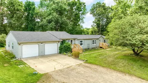 8756 Portage Lk, Munith, MI 49259