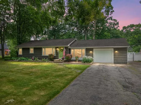 5674 Brunswick, Waterford, MI 48327
