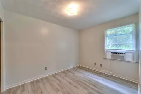 Bedroom - 2922-2926 Chapel, Parma, MI 49269 photo 1 of 5