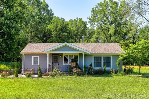 74213 10th, South Haven, MI 49090