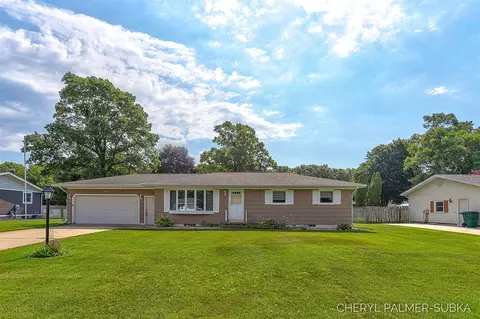 1838 Kings, Muskegon, MI 49445