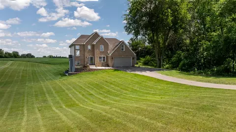 10501 Somerset, Cement City, MI 49233