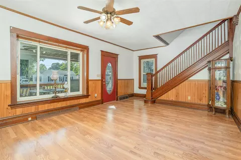 Living - 218 W Jackson, Mendon, MI 49072 photo 2 of 5